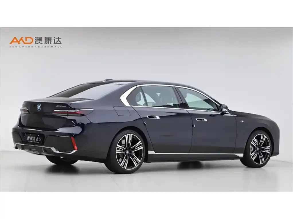 BMW i7 — фото 5