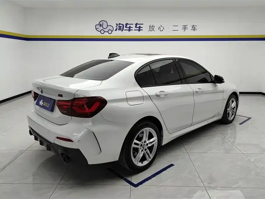 BMW 1 Series 2023 из CN, фото 3