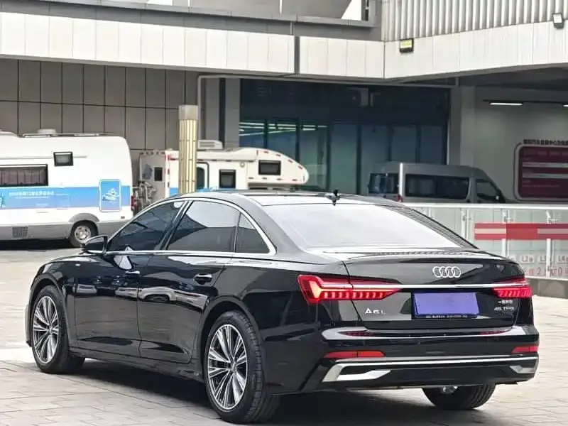 Audi A6L 2023 из CN, фото 3