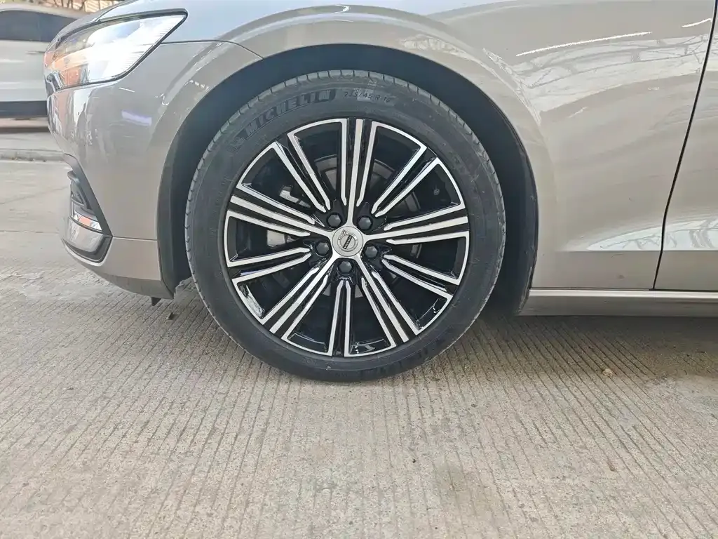Volvo S60 2022 из CN, фото 7