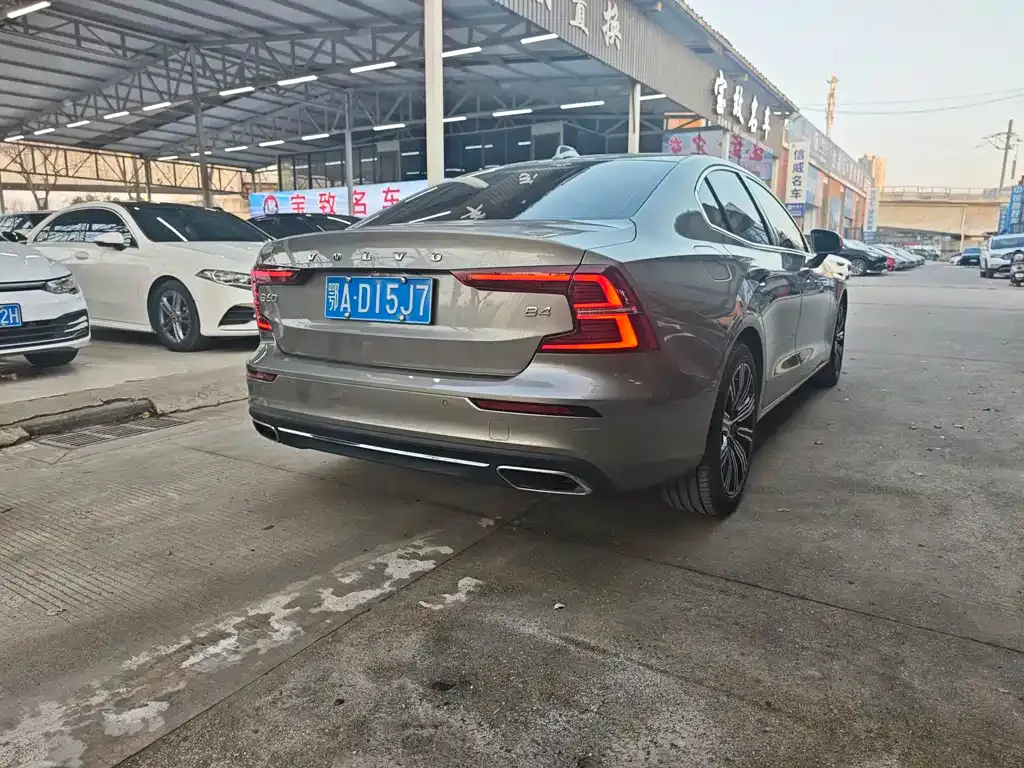 Volvo S60 2022 из CN, фото 10