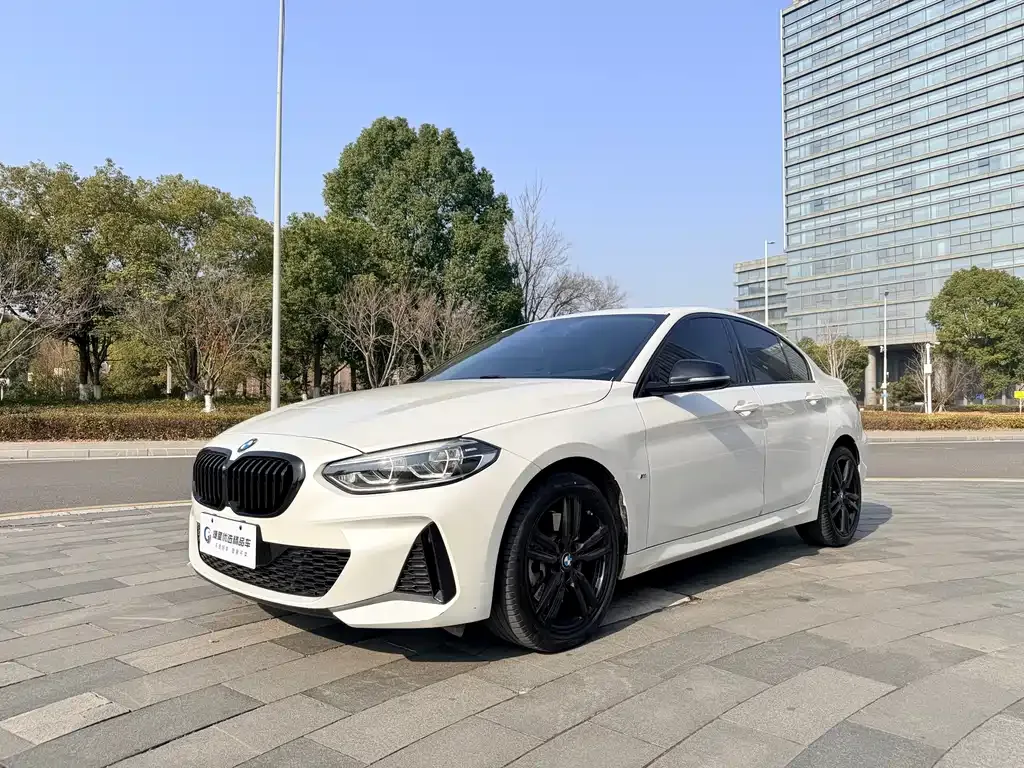 BMW 1 Series — фото 1