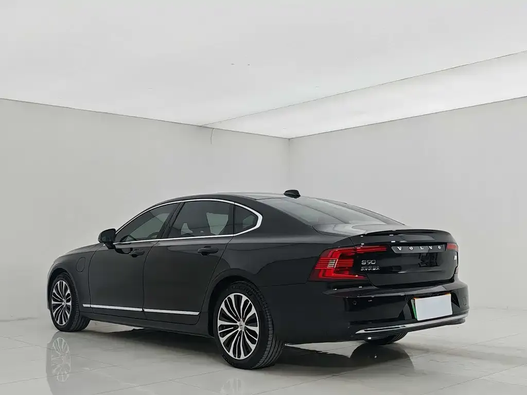 Volvo S90 PHEV 2024 из CN, фото 6