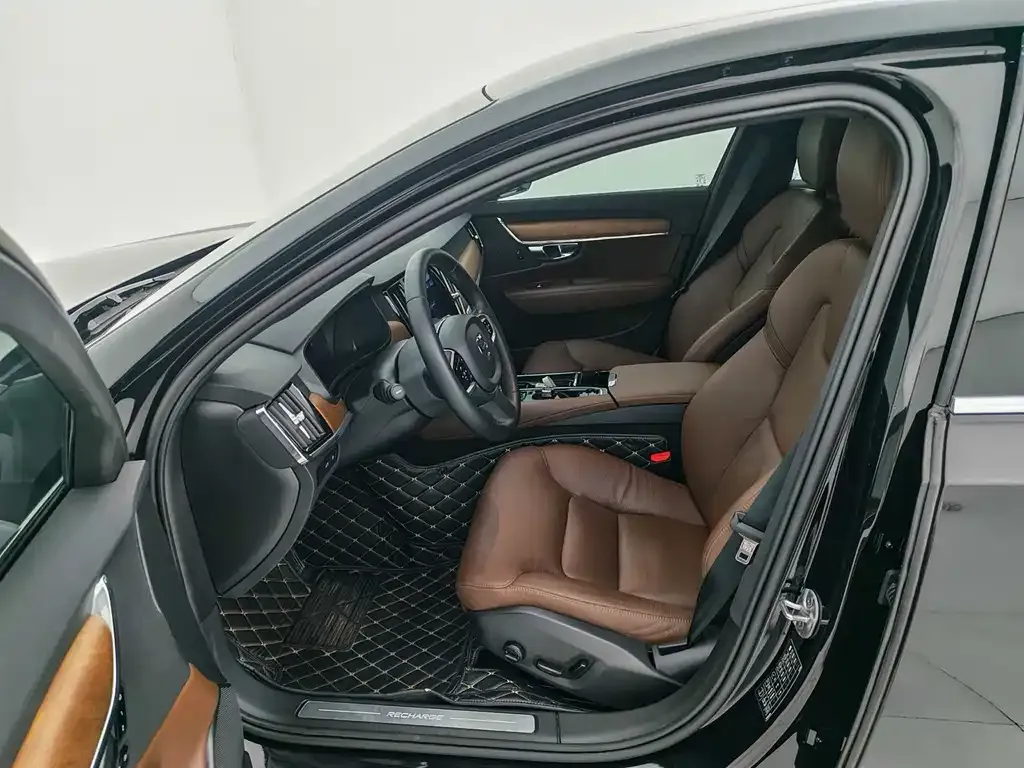 Volvo S90 PHEV 2024 из CN, фото 8