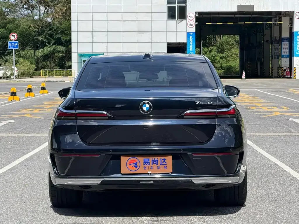 BMW 7 Series 2024 из CN, фото 6