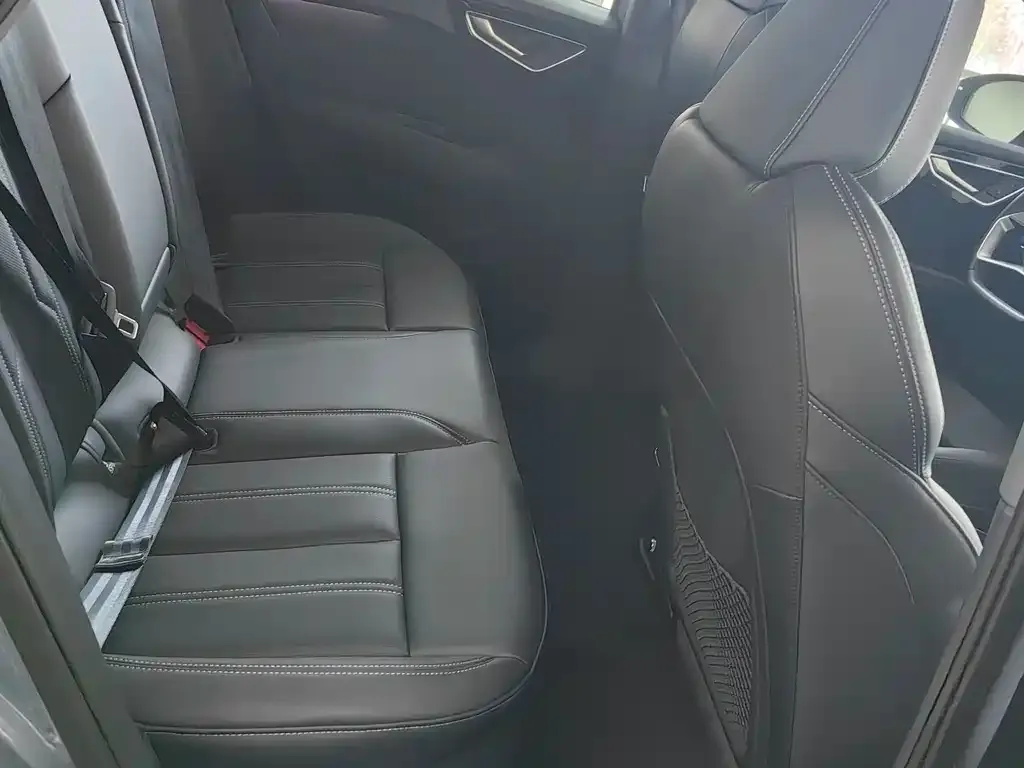 Audi Q4 e-tron 2024 из CN, фото 6