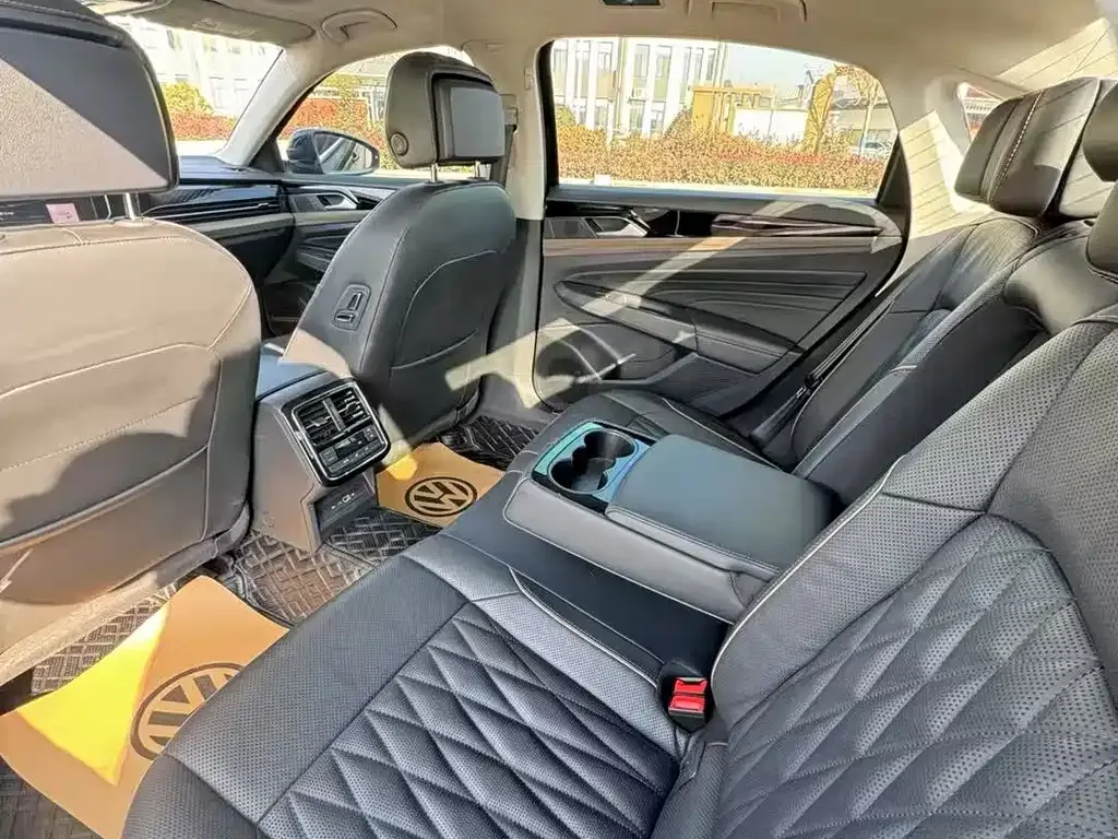 Volkswagen Passat 2021 из CN, фото 7