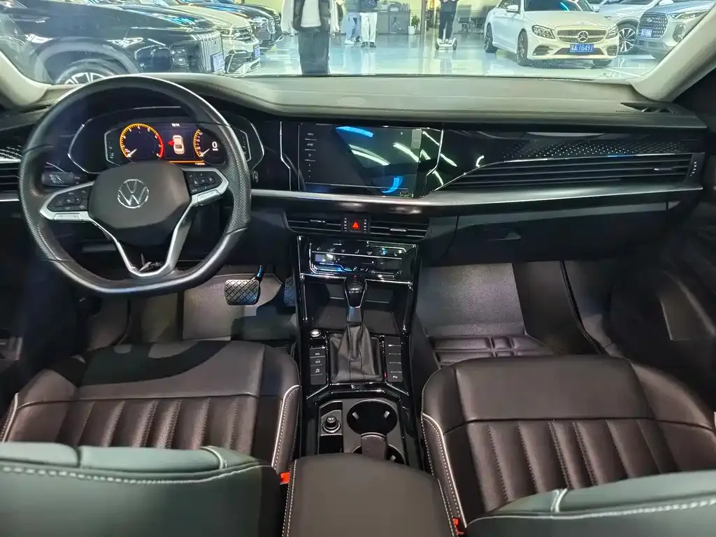 Volkswagen Passat 2022 из CN, фото 2