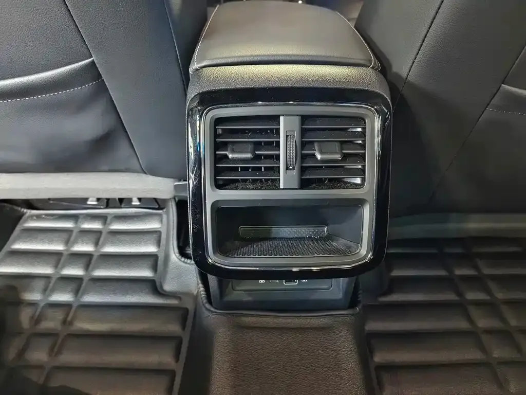 Volkswagen Passat 2022 из CN, фото 4