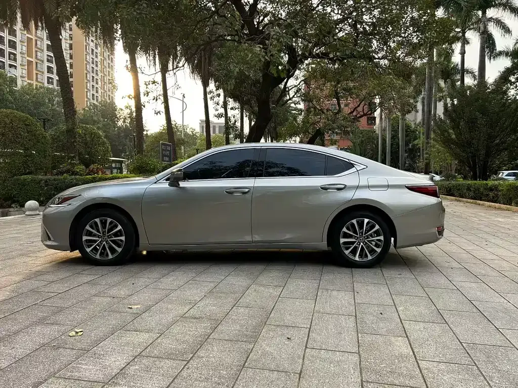 Lexus ES 2024 из CN, фото 6