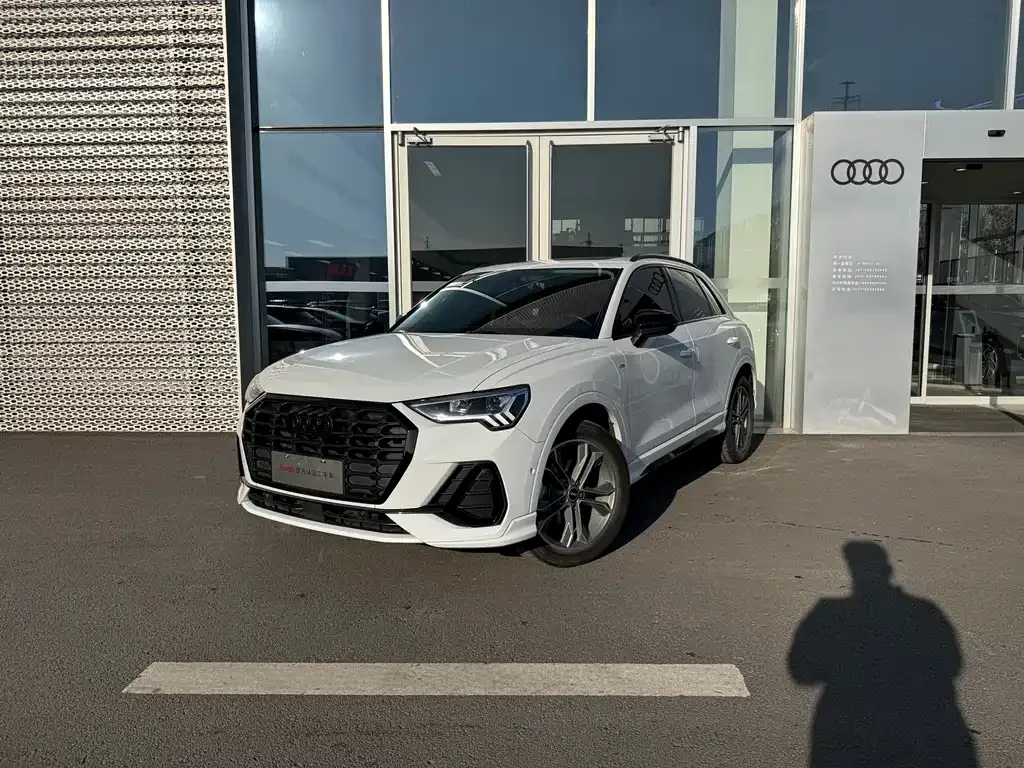 Audi Q3 2023 из CN, фото 1