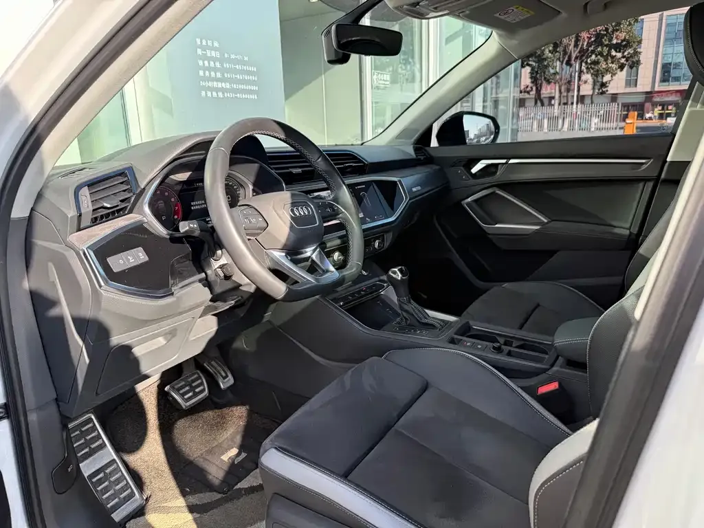 Audi Q3 2023 из CN, фото 3