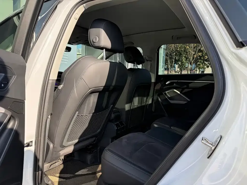 Audi Q3 2023 из CN, фото 2