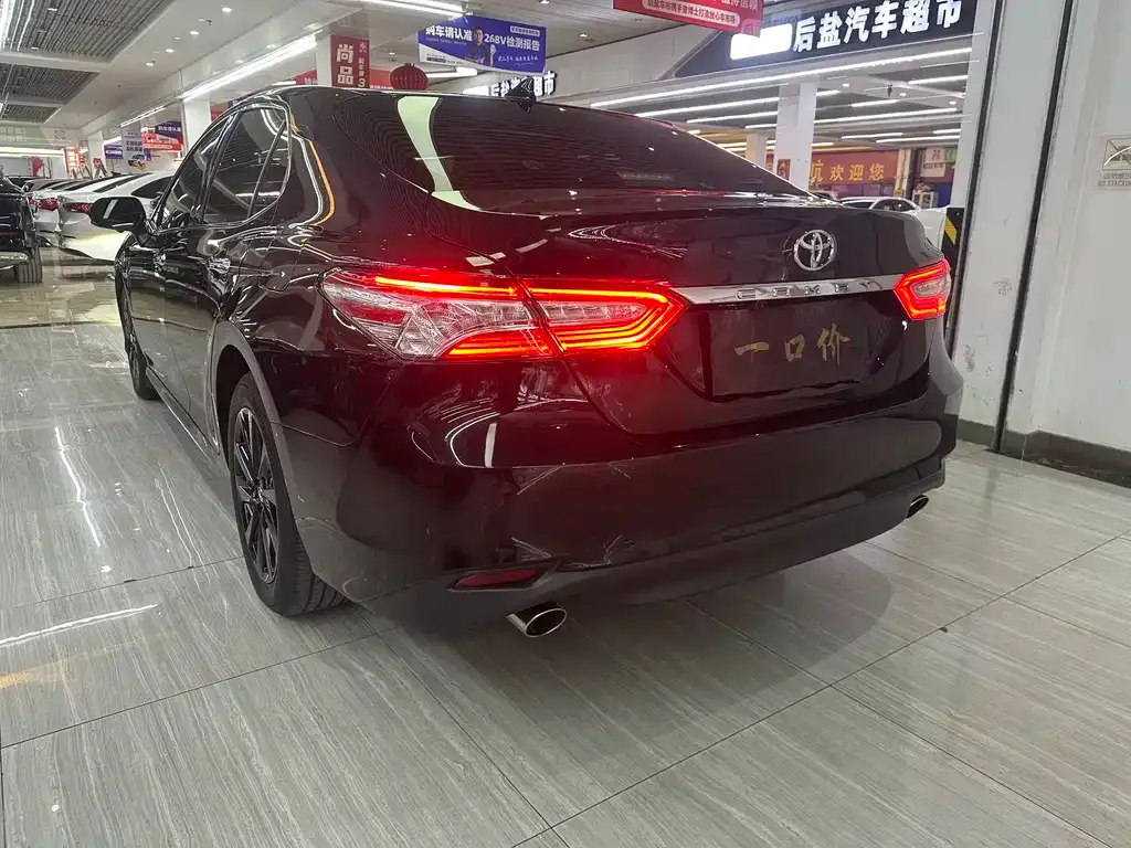 Toyota Camry 2022 из CN, фото 9