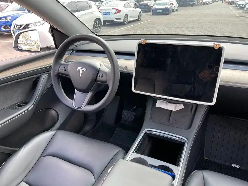 Tesla Model Y 2023 из CN, фото 8
