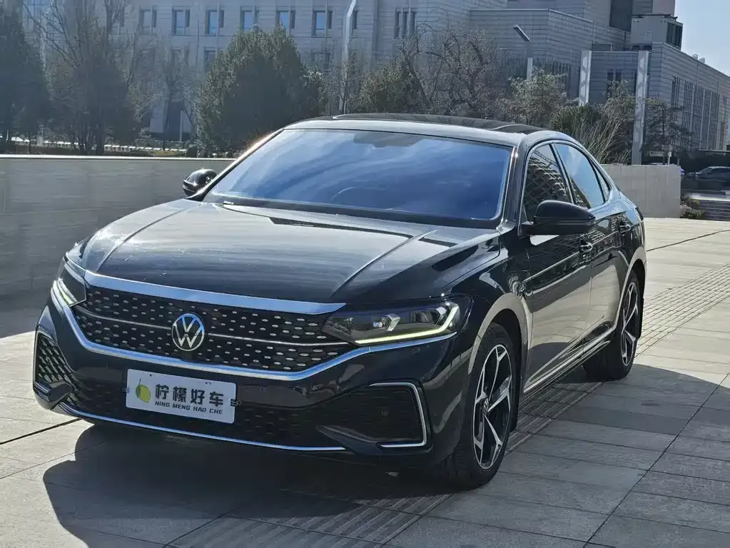 Volkswagen Passat 2023 из CN, фото 1