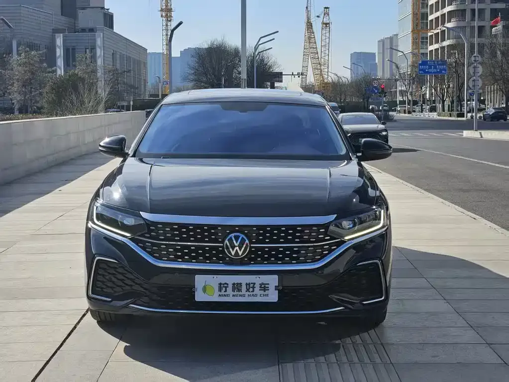 Volkswagen Passat 2023 из CN, фото 10