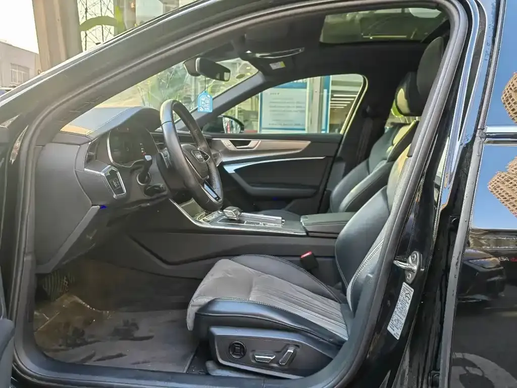 Audi A6L 2024 из CN, фото 6