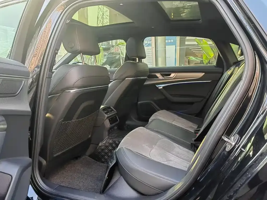 Audi A6L 2024 из CN, фото 4