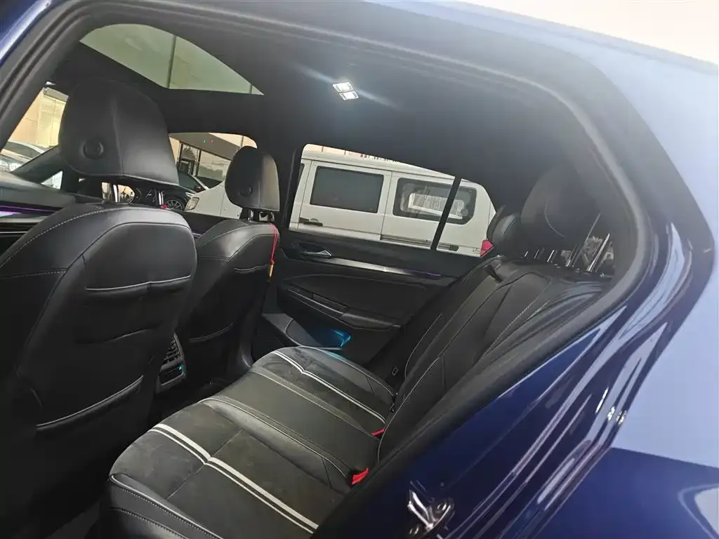 Volkswagen Golf 2022 из CN, фото 3