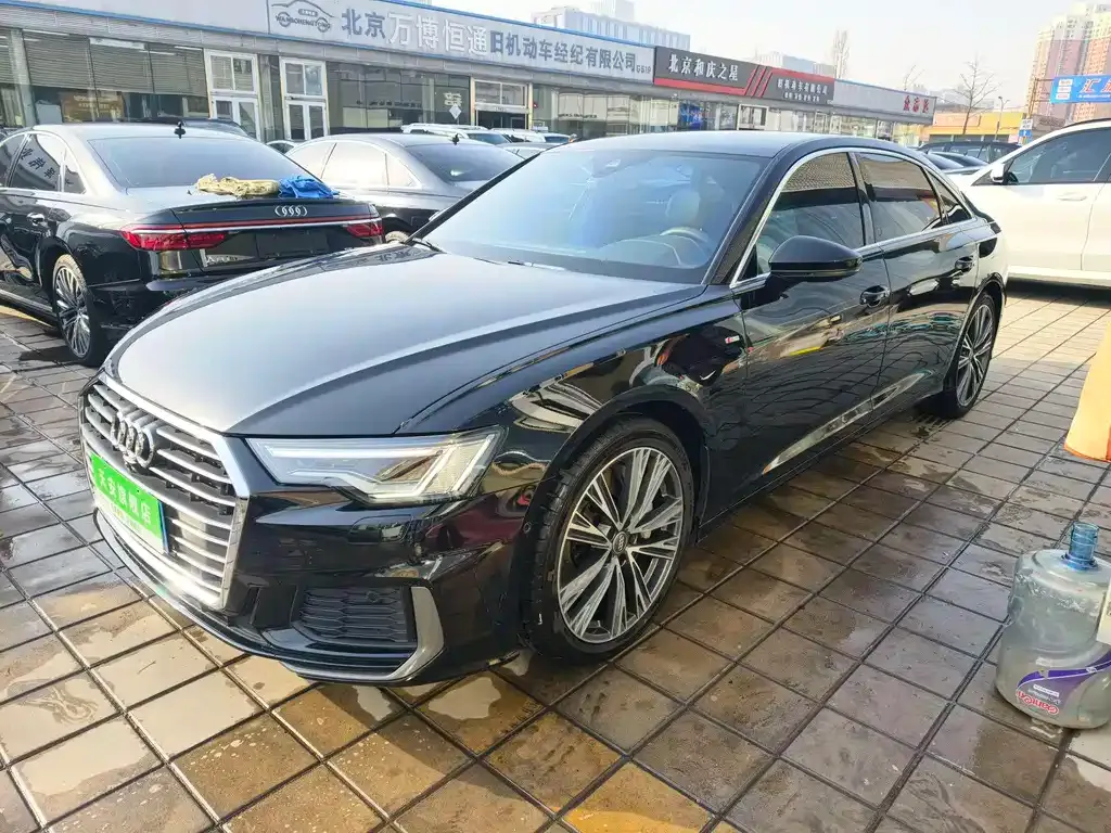 Audi A6L — фото 1