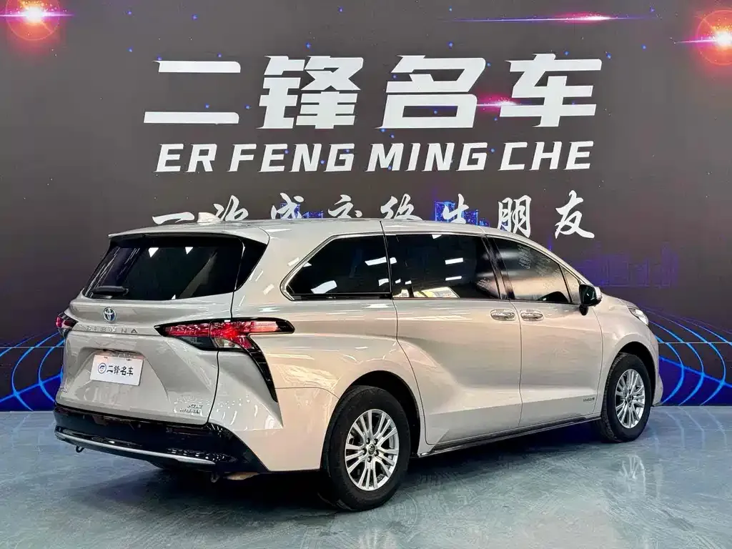 Toyota Sienna 2022 из CN, фото 3