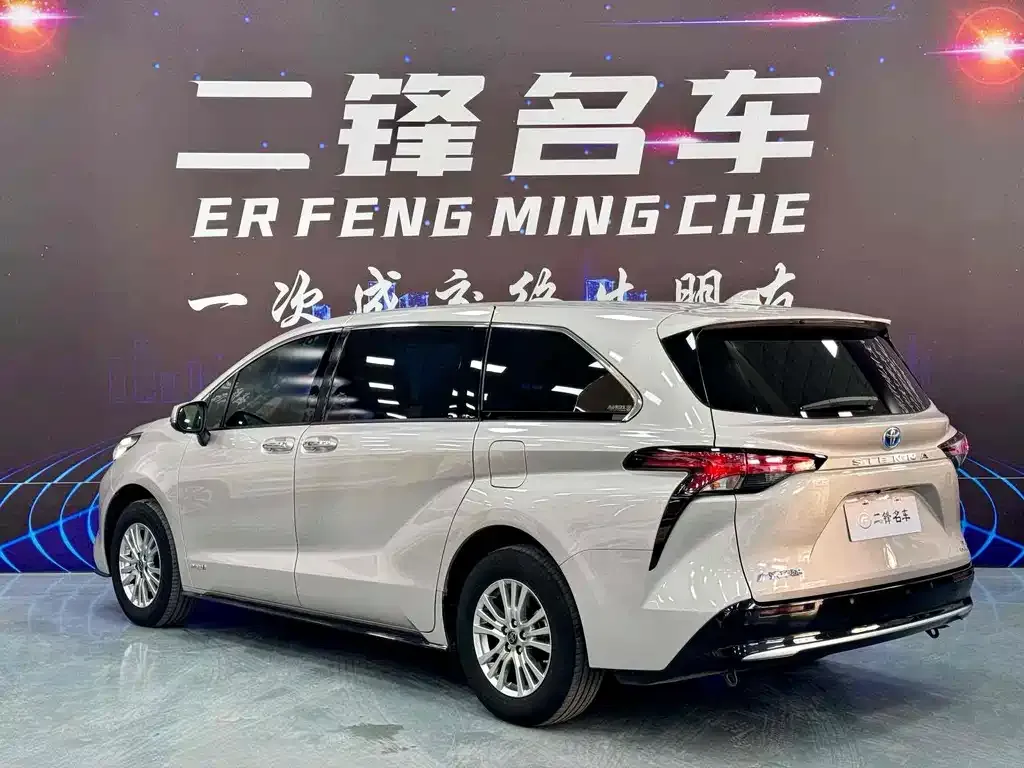 Toyota Sienna 2022 из CN, фото 5
