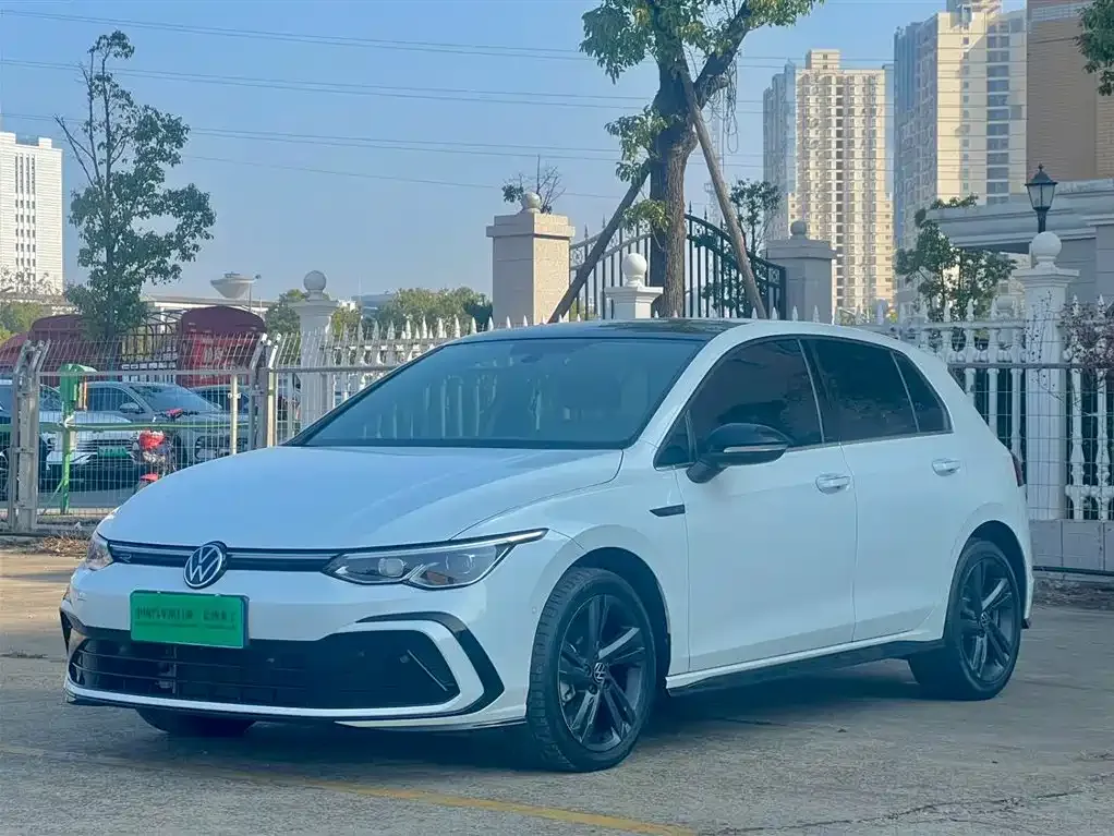 Volkswagen Golf 2023 из CN, фото 1