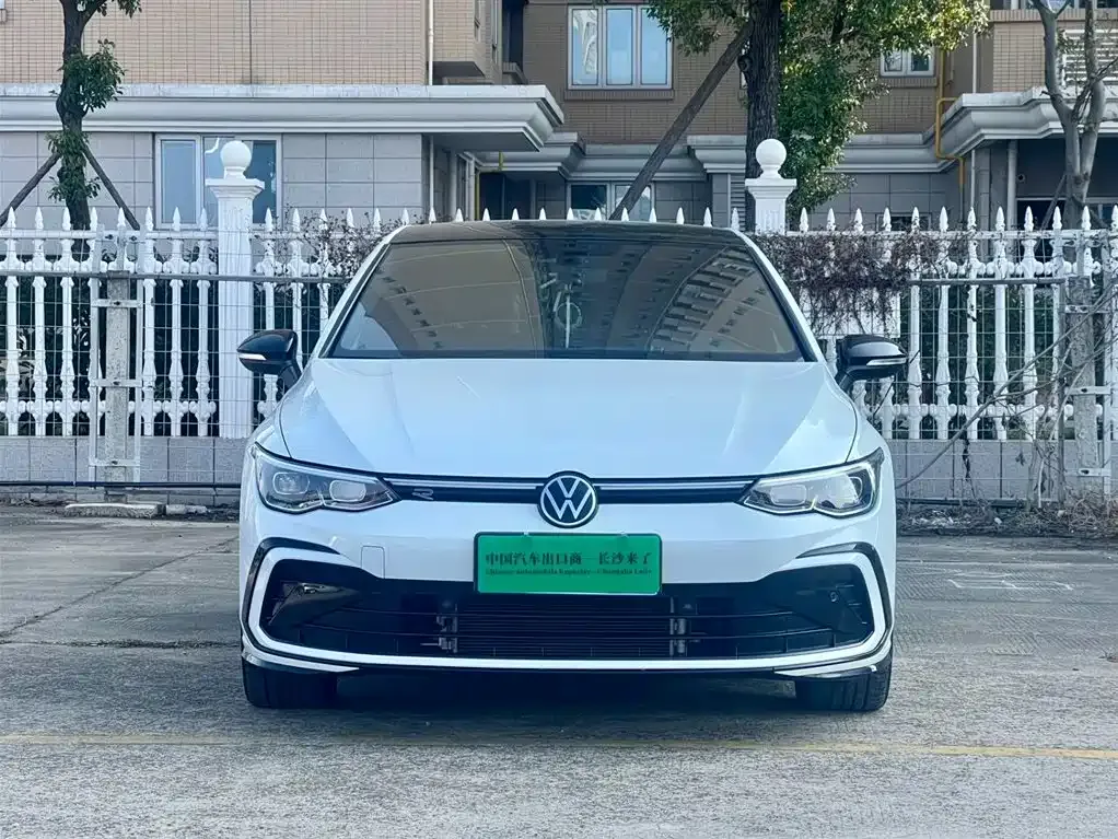 Volkswagen Golf 2023 из CN, фото 5