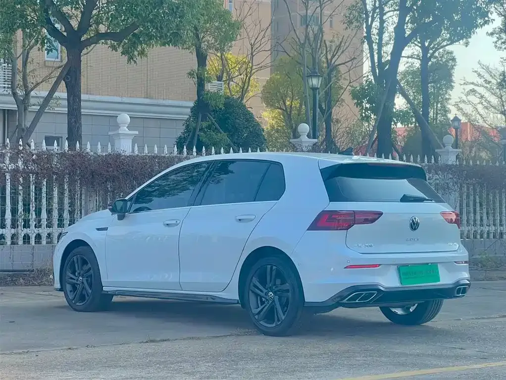 Volkswagen Golf 2023 из CN, фото 7