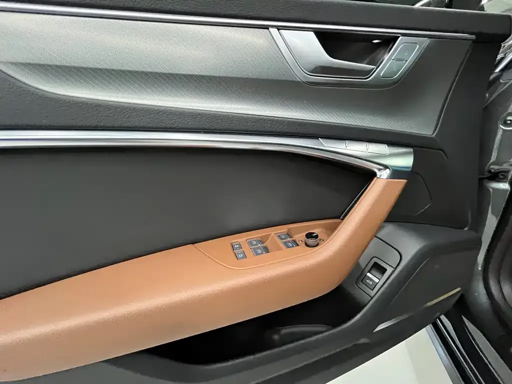 Audi A7 2023 из CN, фото 7