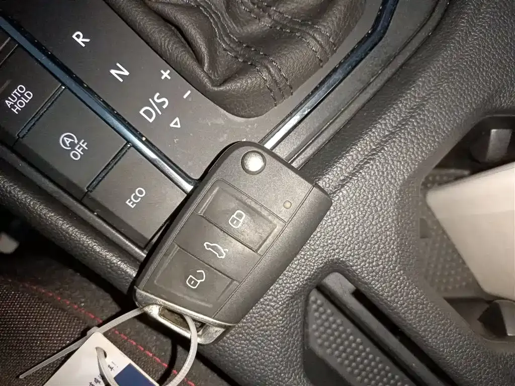 Volkswagen Lavida 2023 из CN, фото 8