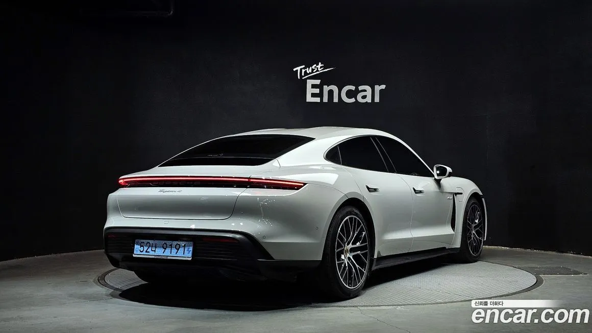 Porsche Taycan 2025 из KR, фото 2