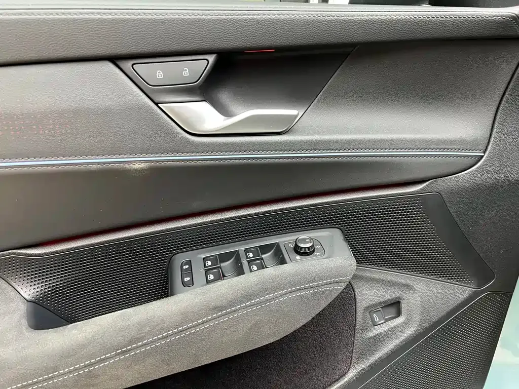 Volkswagen Passat — фото 9