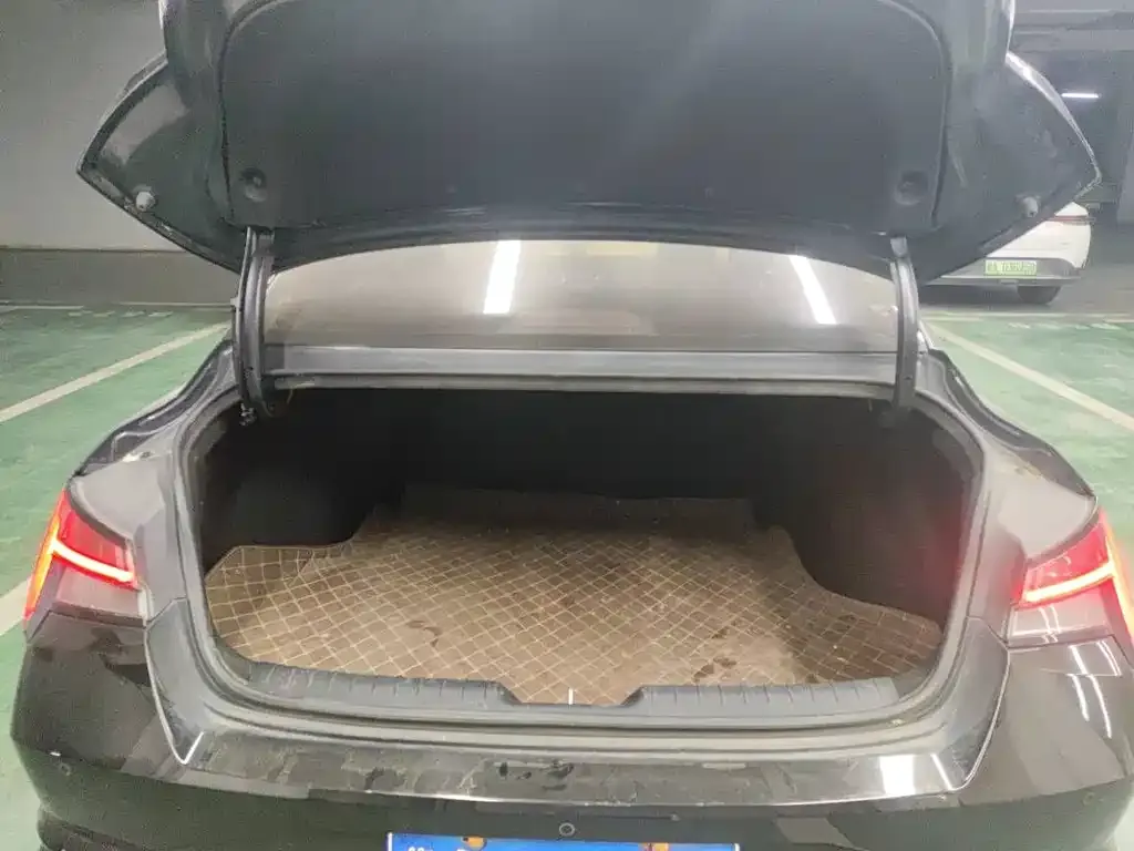 Hyundai Elantra 2021 из CN, фото 4