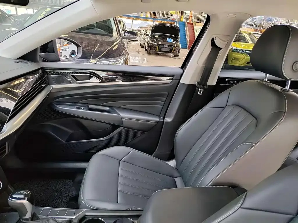 Volkswagen Passat 2024 из CN, фото 4