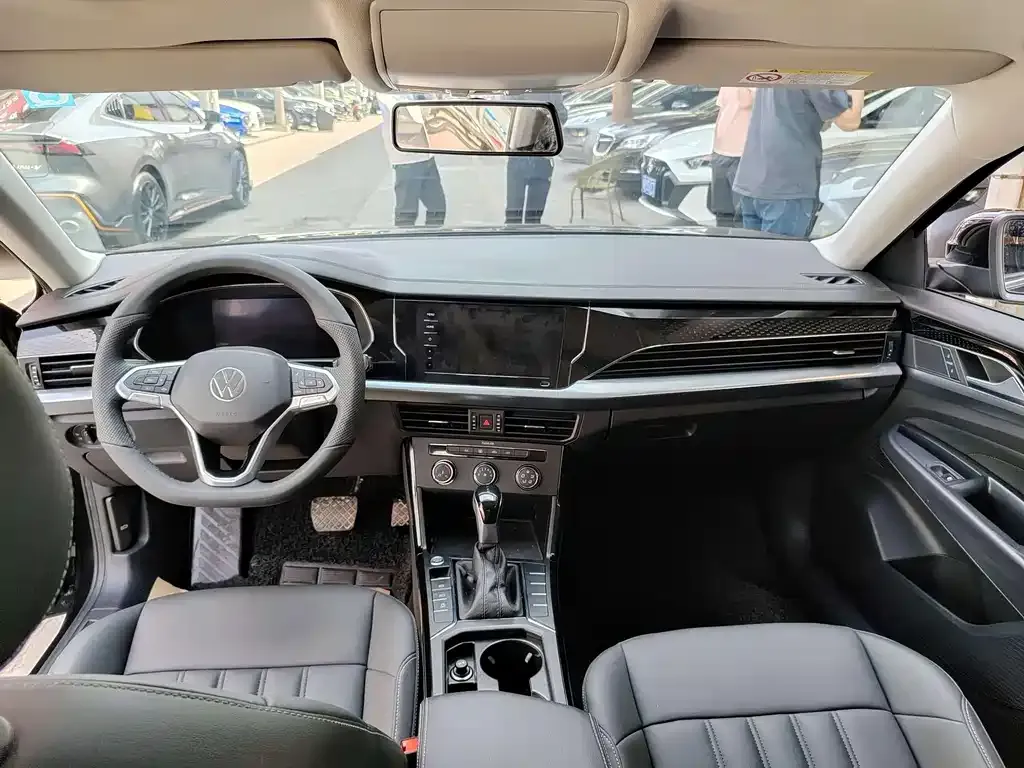 Volkswagen Passat 2024 из CN, фото 5