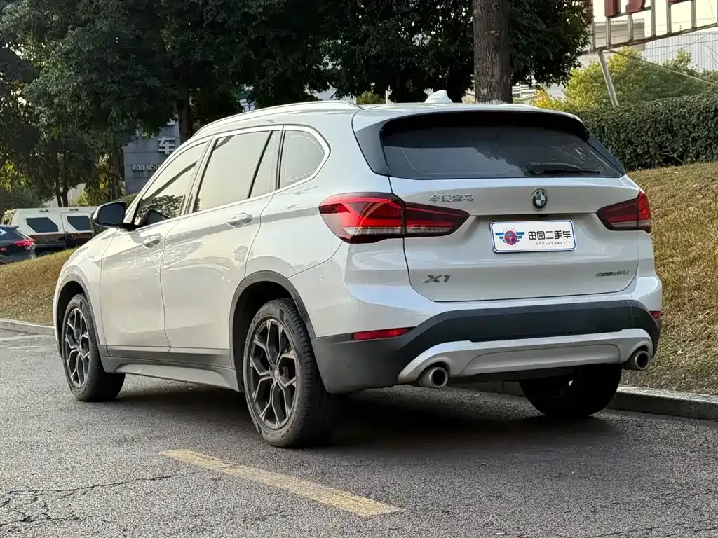 BMW X1 — фото 8
