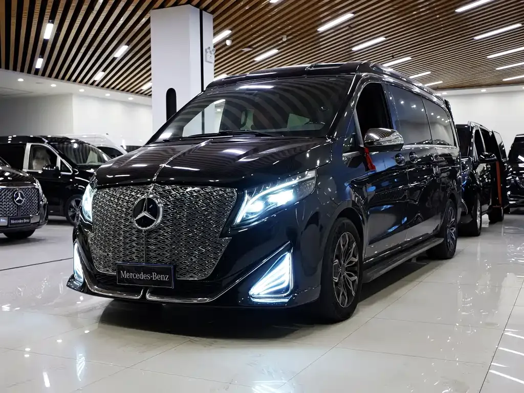 Mercedes-Benz V-Class 2023 из CN, фото 1