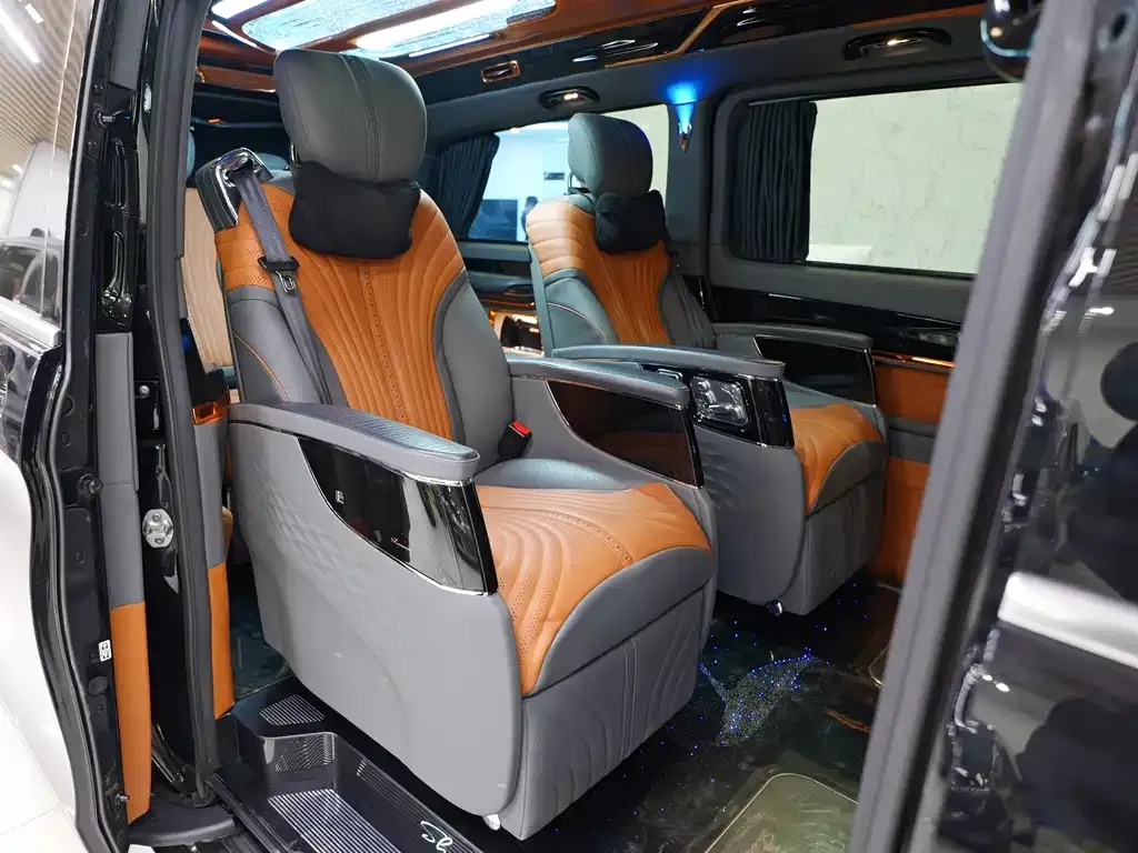 Mercedes-Benz V-Class 2023 из CN, фото 10