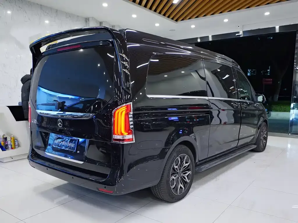 Mercedes-Benz V-Class 2023 из CN, фото 3