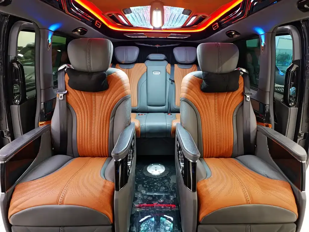 Mercedes-Benz V-Class 2023 из CN, фото 7