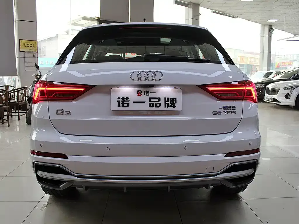 Audi Q3 2023 из CN, фото 2