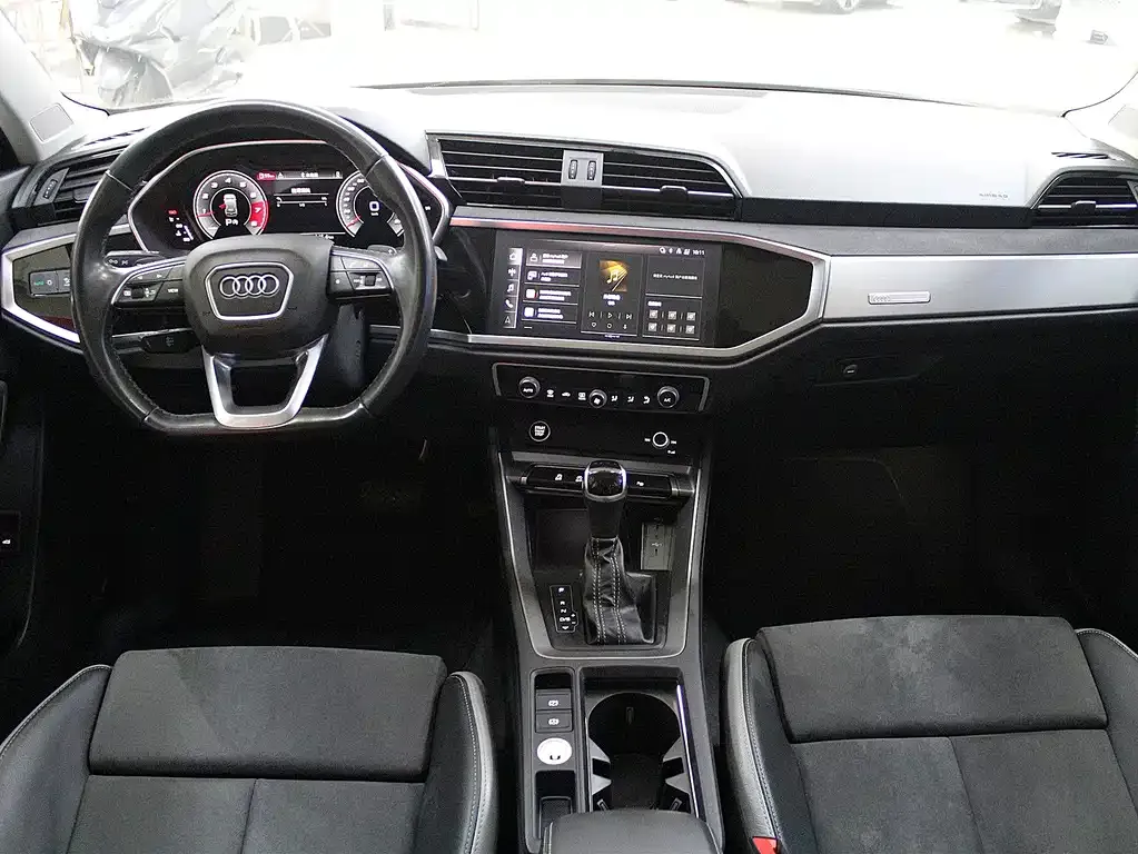 Audi Q3 2023 из CN, фото 6