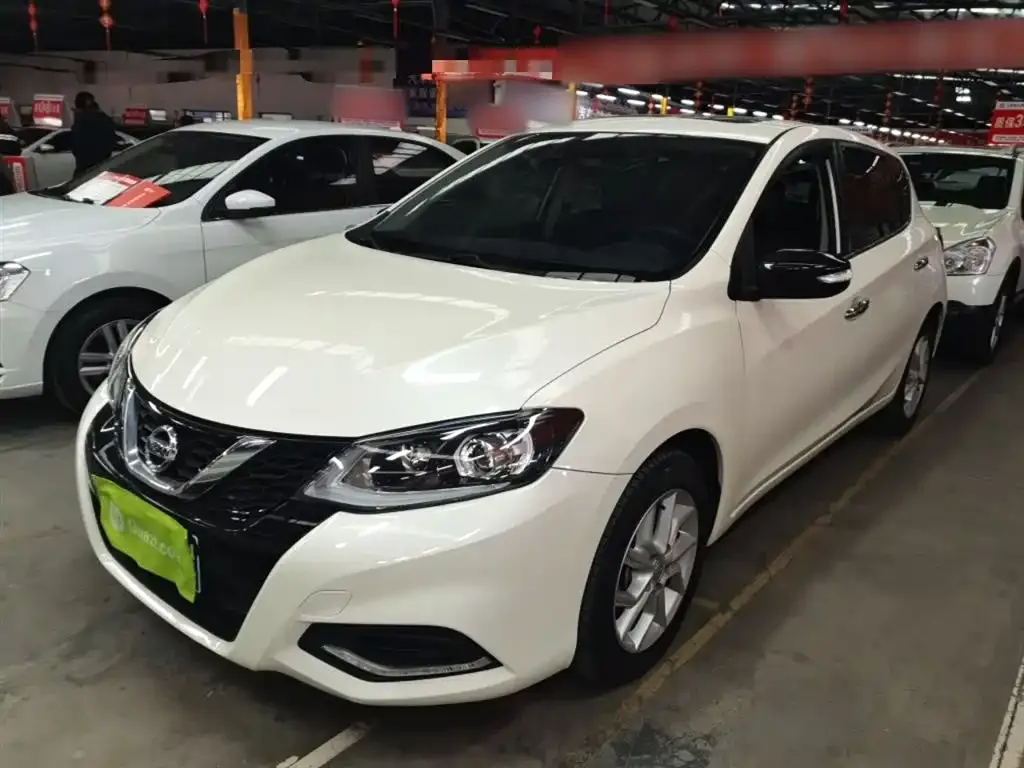Nissan Tiida 2022 из CN, фото 2