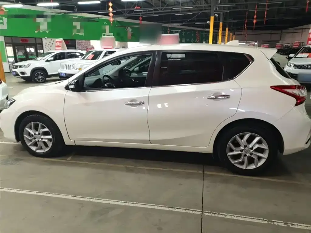 Nissan Tiida 2022 из CN, фото 5