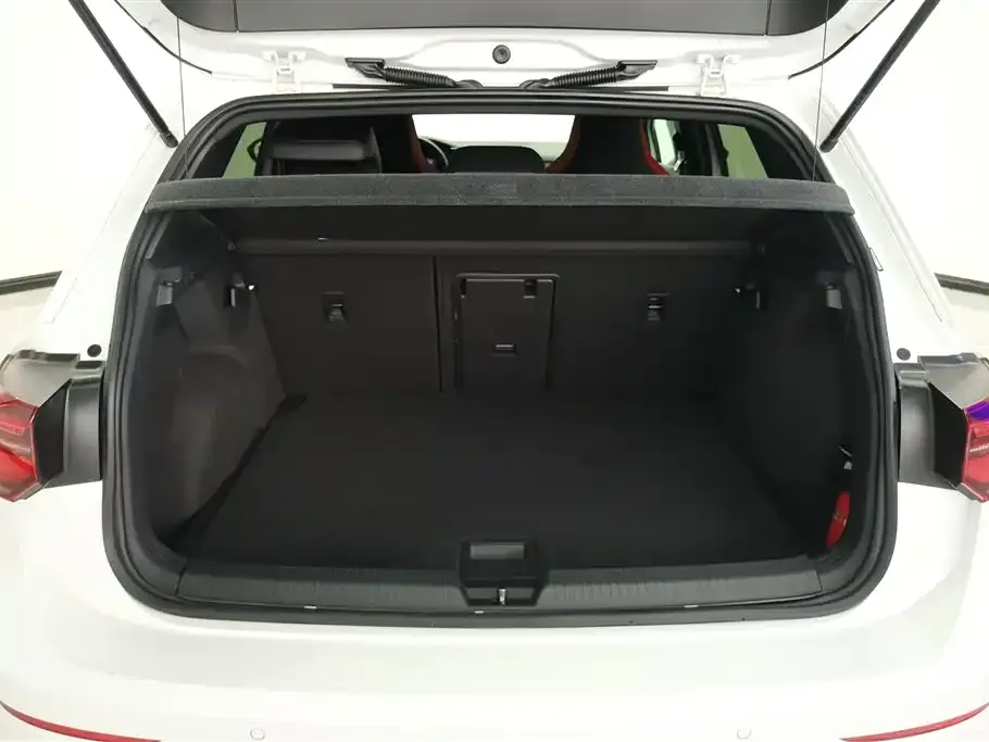 Volkswagen Golf GTI 2024 из CN, фото 8