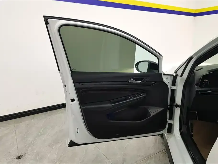 Volkswagen Golf GTI 2024 из CN, фото 4