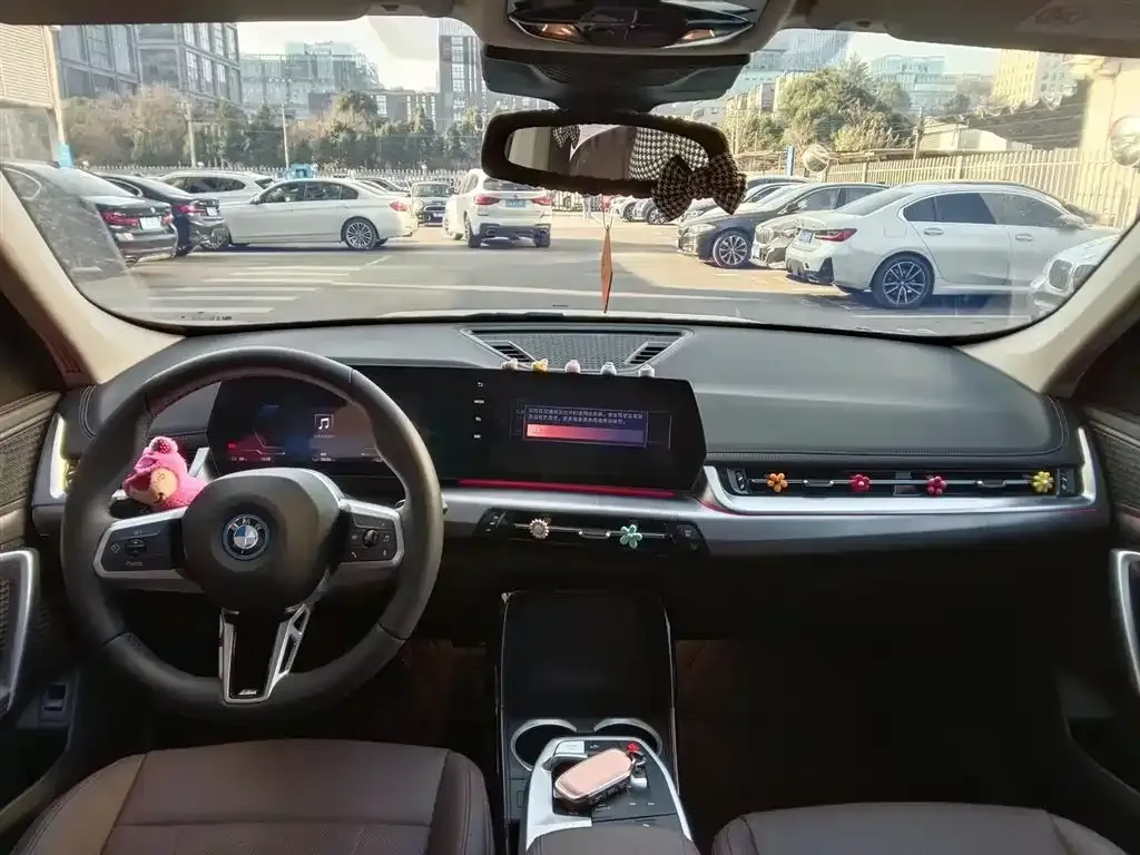 BMW iX1 2025 из CN, фото 6