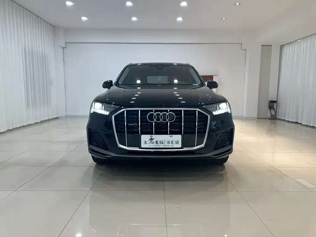 Audi Q7 2023 из CN, фото 4